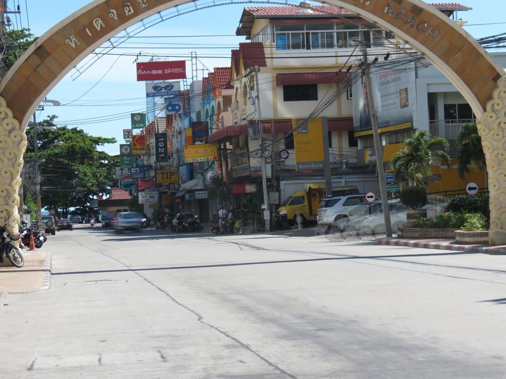 Jomtien Plaza Suite Apartments Szoba fotó
