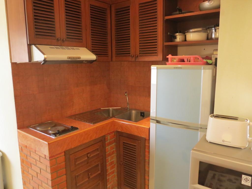 Jomtien Plaza Suite Apartments Szoba fotó