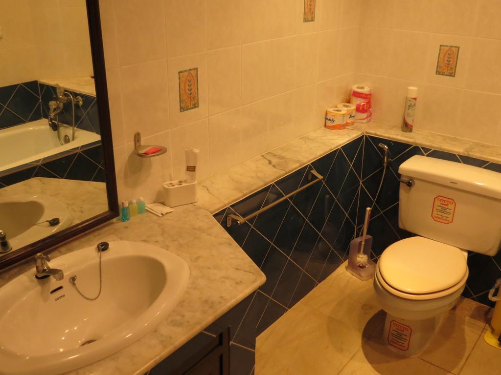 Jomtien Plaza Suite Apartments Szoba fotó