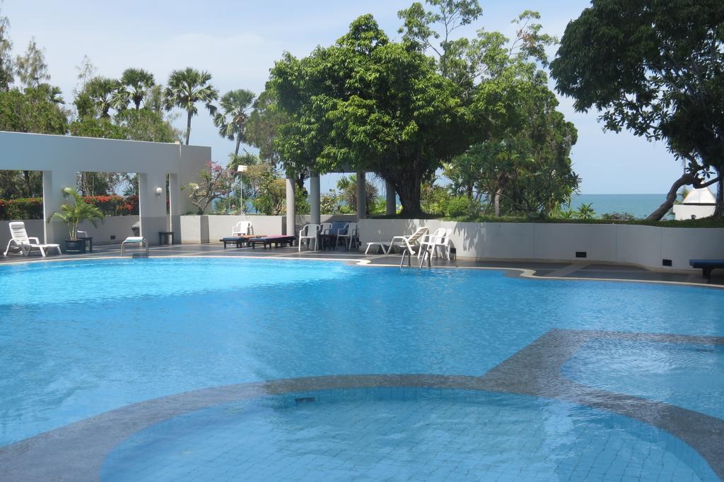 Jomtien Plaza Suite Apartments Kültér fotó